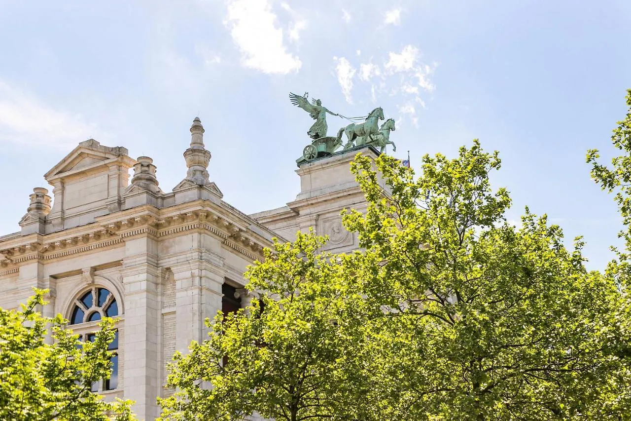 Museum Garden Views Luxury Apartments Anversa